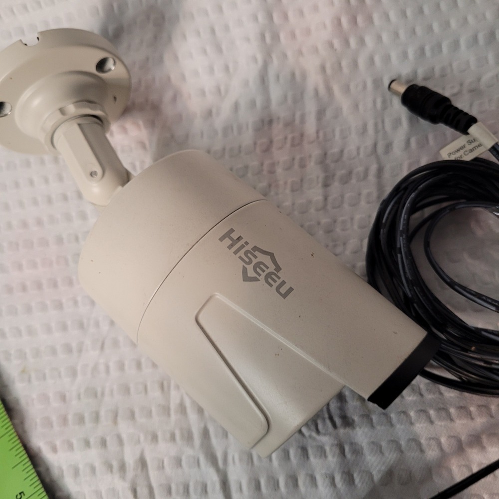 Hiseeu Wired Outdoor Security Camera Bullet Style Night Vision White with Power